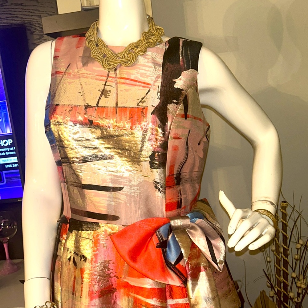 Elegant Multicolor Dress with Red Accents - Picture 4 of 11